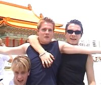 Beautiful World 音乐录影带