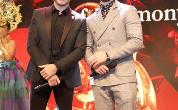 Shane与Calum在雅加达的合照