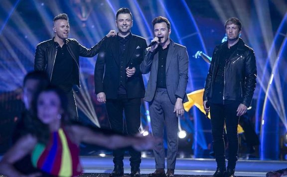 高清现场Westlife与星共舞演唱Hello My Love